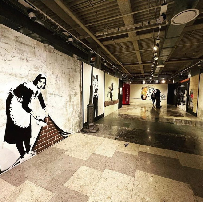 La mostra The World Of Banksy – The Immersive Experience allestita all'interno della Stazione di Milano Centrale